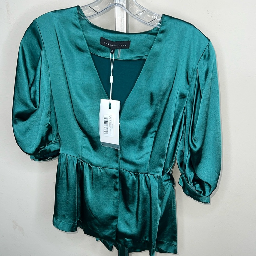NWT Endless Rose XS puff sleeve Satin Belted blouse